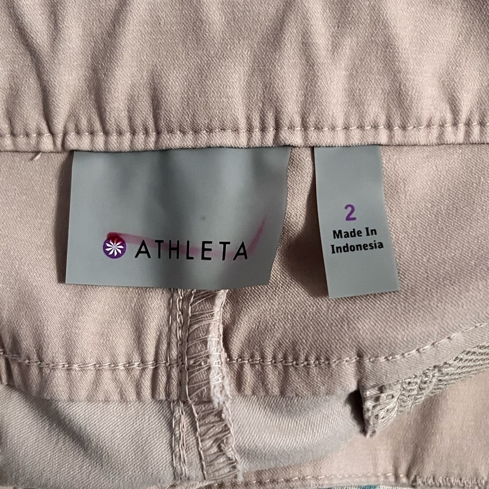 Athleta La Trek Women’s Size 2 khaki Tan Hiking Shorts 983387 EUC - Picture 4 of 4